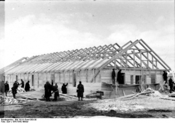 Строительство концлагеря Саласпилс в 1941 г. Иллюстрация: Bundesarchiv Bild 101III-Duerr-053-30, Lettland, KZ Salaspils, Häftlingsarbeit