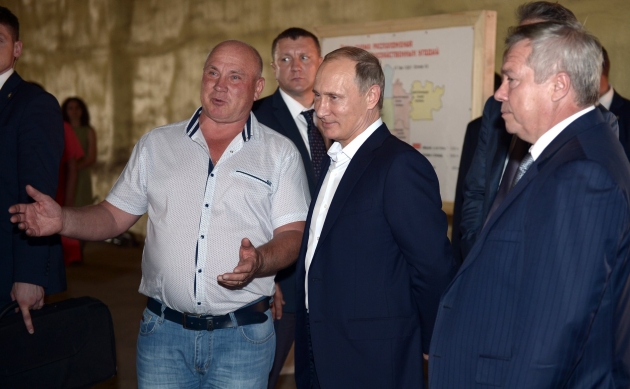 Владимир Путин в поездке по Ростовской области 24 сентября 2015 года. Иллюстрация: kremlin.ru