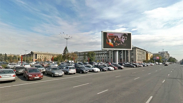 Эффективность платных парковок в Красноярске поставили под сомнение