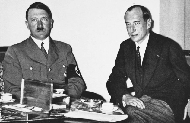 Адольф Гитлер и министр иностранных дел Польши Юзеф Бек. Фотохроника