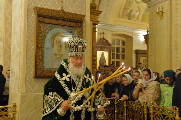 Патриарх передал икону преподобного Кукши Печерского в дар Оптиной пустыни