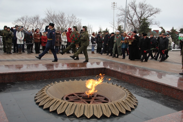 Митинг памяти, уроки мужества: ульяновцы отметили День Неизвестного Солдата