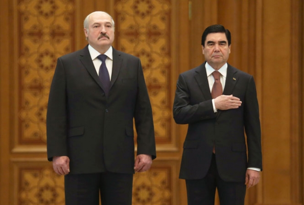 Лукашенко пообещал восстановить товарооборот с Туркменией
