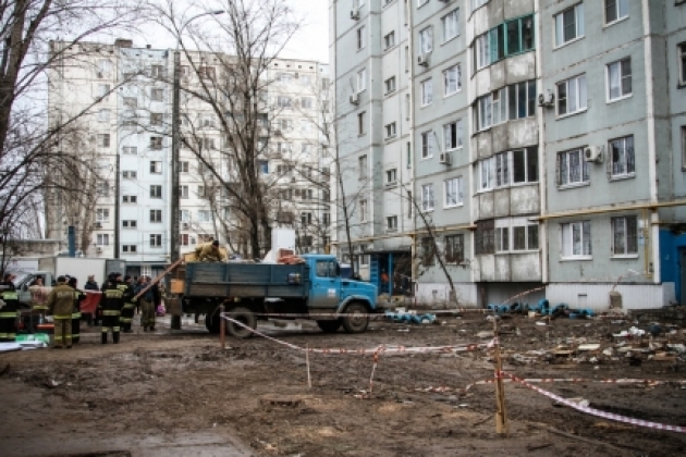 Жильцы взорвавшегося дома в Волгограде продолжают вывозить имущество