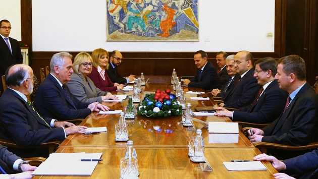 Премьер-министр Турции просит Сербию помочь «в споре с Россией»