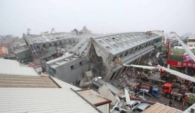 Землетрясение на Тайване: под завалами еще могут быть живые люди