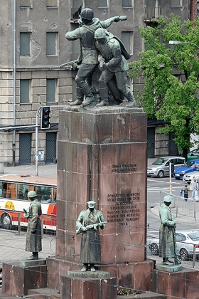 Минобороны России требует восстановить памятник советским воинам в Польше