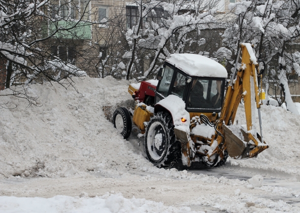 Снегоуборочная техника в Мурманске работает в авральном режиме