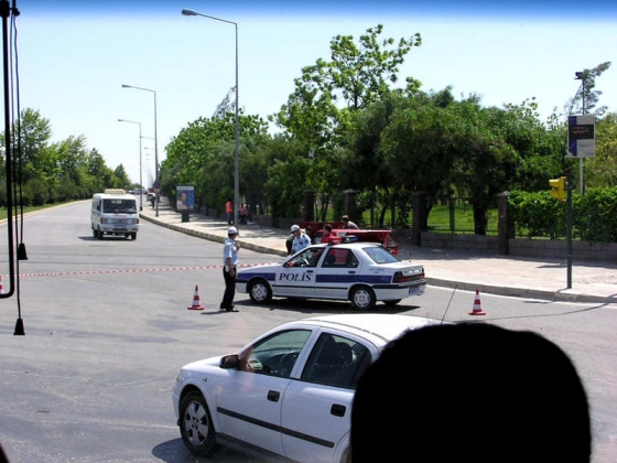 В Турции члены РПК подорвали полицейскую машину — СМИ