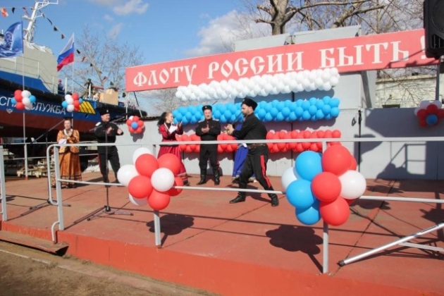 В Ярославле спустили на воду катер-бонопостановщик