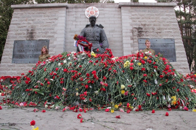 «Осквернение памятников советским воинам — отказ от истории»