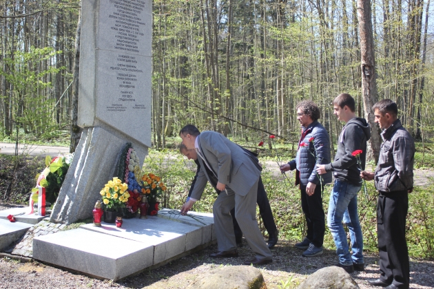 «Они моему отцу в спину стреляли!»: 1-й день рейда «Дороги памяти» в Польше