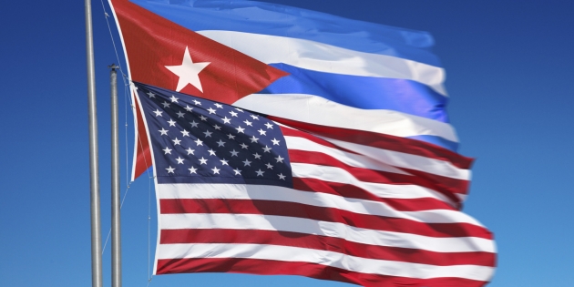Флаги Кубы и США