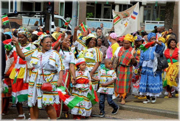 Жители Суринама празднуют годовщину отмены рабства