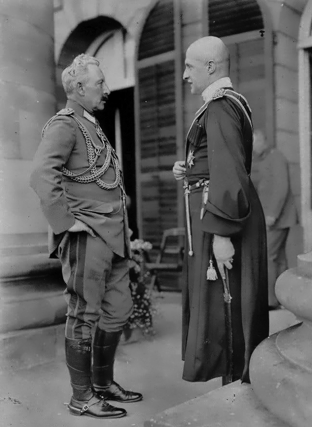 Император Германской Империи Вильгельм II (слева) и Гетман Скоропадский на встрече в Ставке Верховного командования в Спа в августе 1918 года