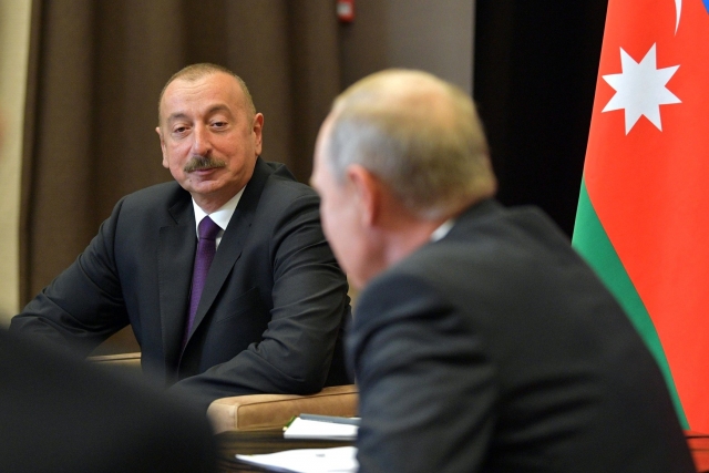 Ильхам Алиев и Владимир Путин на переговорах
