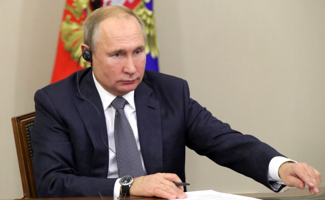 Владимир Путин в ходе церемонии ввода в эксплуатацию газопровода «Сила Сибири»
