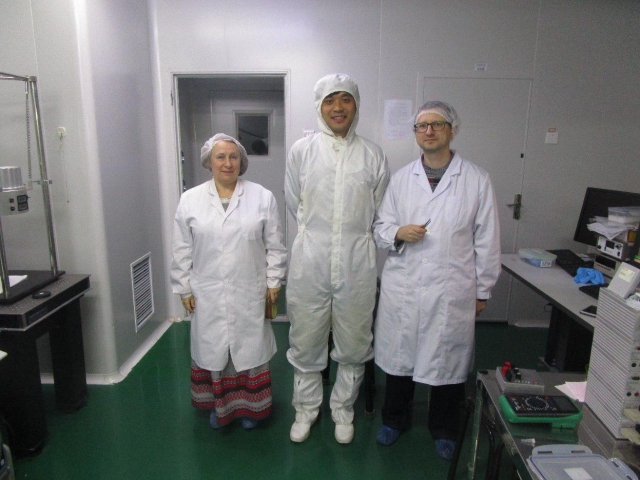 Есть первый Российско-Китайский нанопинцет! Доцент НИТУ МИСиС А.В.Иржак проводит в Международном Центре Нанотехнологий Чаньчуньского Университета Чаньчуньском мастер-класс по изготовлению самых маленьких в мире инструментов – нанопинцетов с эффектом памяти формы. 