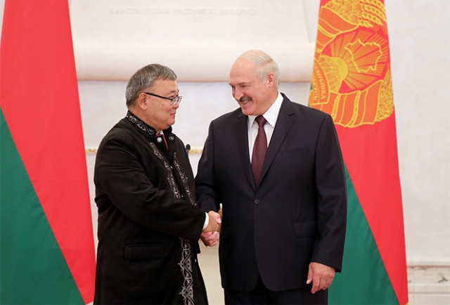 Аскар Бейсенбаев и Александр Лукашенко 
