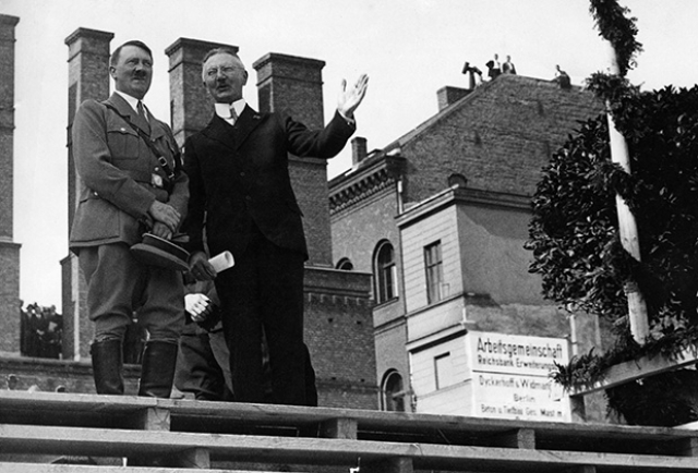 Адольф Гитлер и Ялмар Шахт