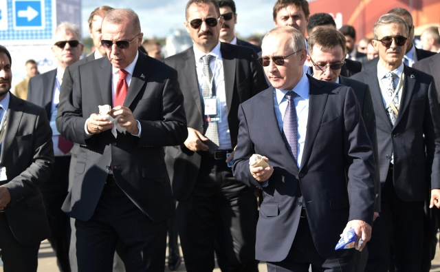 Владимир Путин и Реджеп Тайип Эрдоган во время посещения Международного авиационно-космического салона «МАКС-2019». 27 августа 2019 года, Московская область, Жуковский