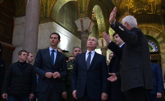 Путин и Башар Асад осмотривают мечеть Омейядов