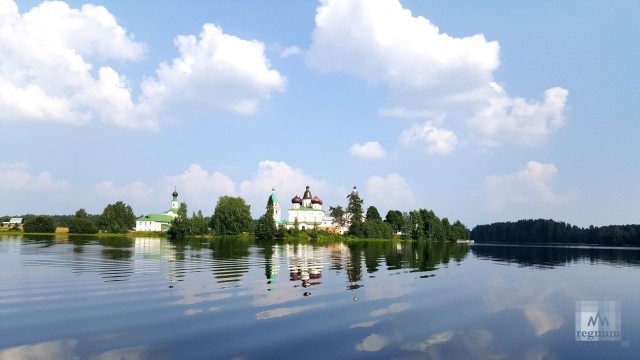 Антониево-Сийский монастырь, основанный в 1520 году на берегу Михайловского озера