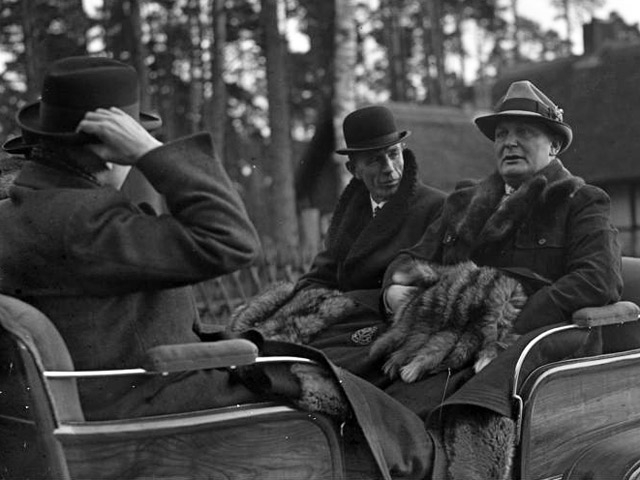 Лорд Галифакс и Герман Геринг в Шорфхайде. 1937