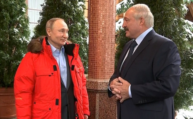 Александр Лукашенко и Владимир Путин перед началом переговоров, 7 февраля 2020 года