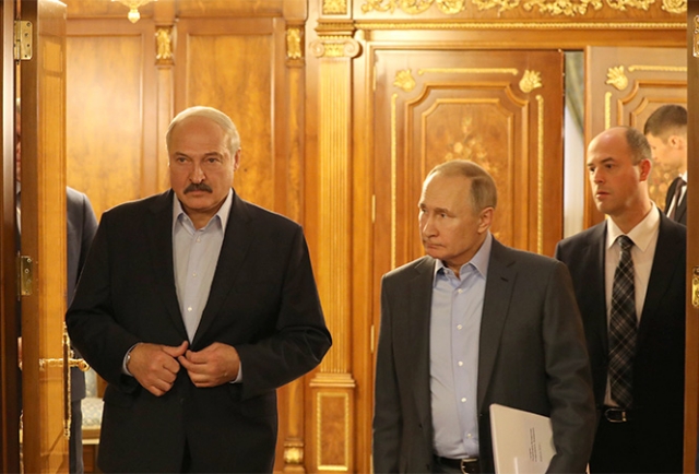 Александр Лукашенко и Владимир Путин перед переговорами в расширенном формате, 7 февраля 2020 года