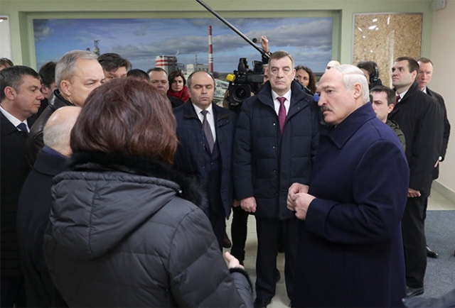 Александр Лукашенко во время посещения Светлогорского целлюлозно-картонного комбината, 14 февраля 2020 года