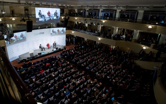 Дискуссия с Марком Эспером на на Мюнхенской конференции по безопасности, 15 февраля 2020 года