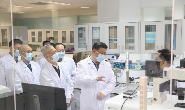 Си Цзиньпин подчеркнул необходимость продвижения научных исследований по COVID-19