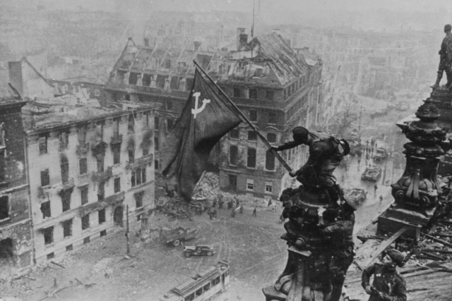 Знамя Победы над Рейхстагом 