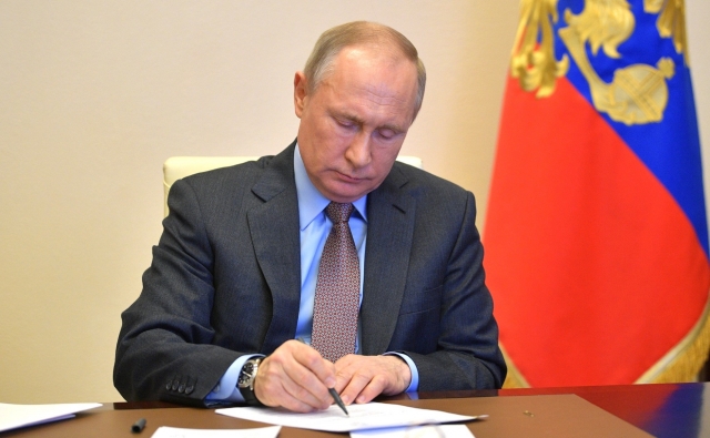 Путин ввёл уголовную ответственность за фейки о ВС России