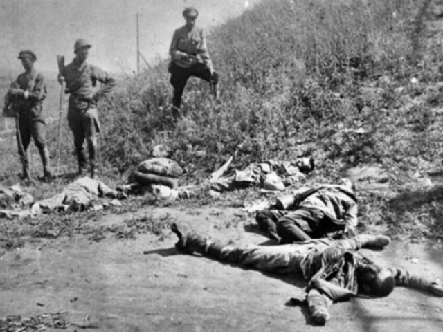 Расстрел красноармейцев чехословацкими солдатами