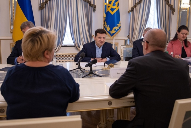 Встреча президента Украины Владимира Зеленского и представителей МВФ