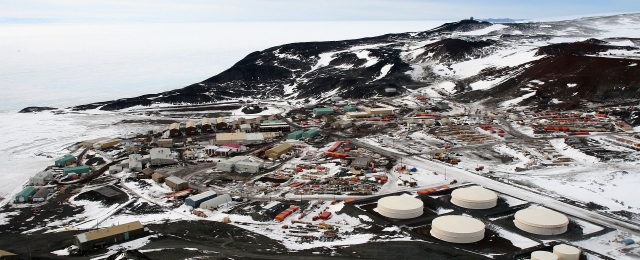 Станция Мак-Мердо в Антарктиде 