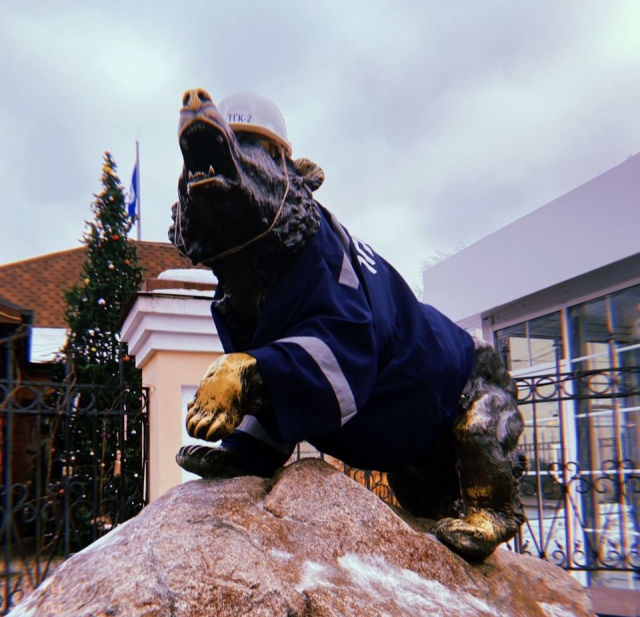 Памятник медведю в Ярославле