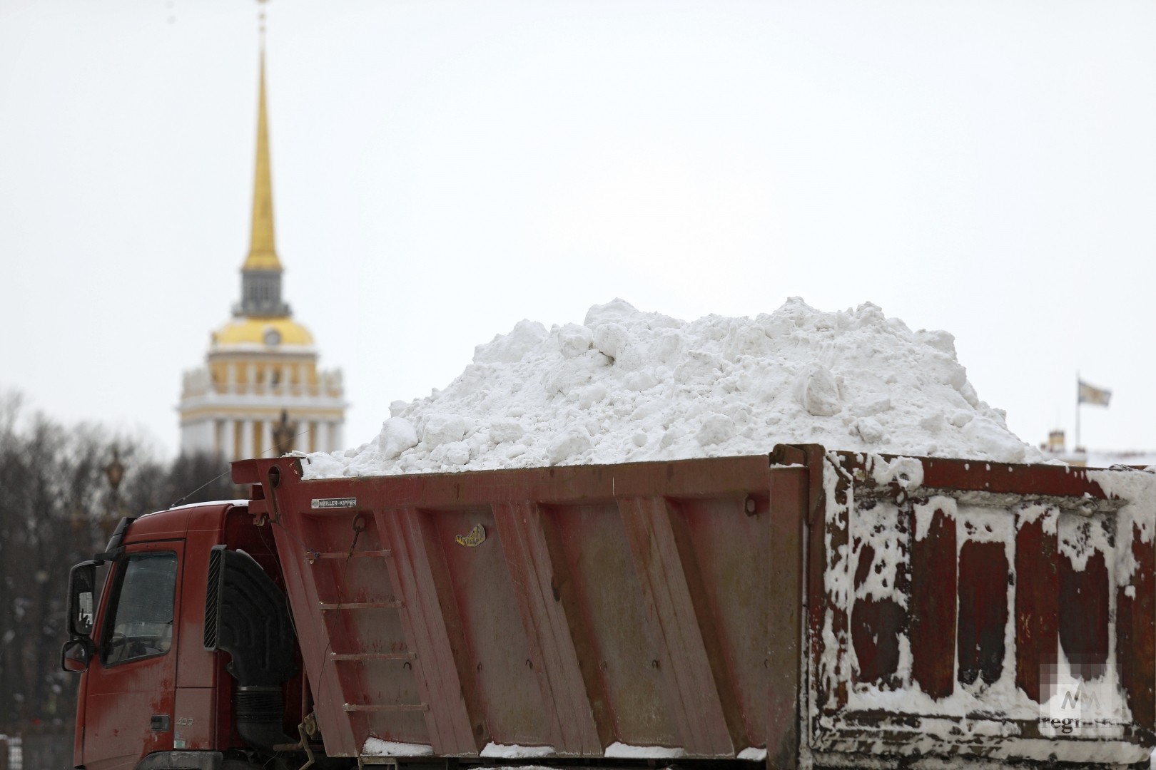 Машина со снегом 
