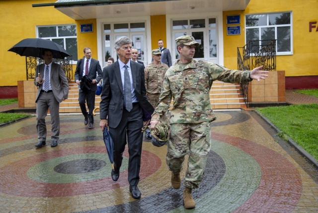 Посол США на Украине Уильям Тейлор во Львове 