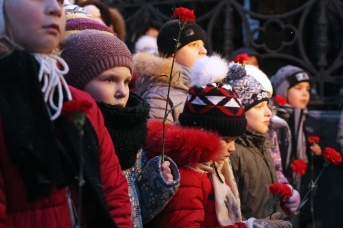 Юные жители Санкт-Петербурга чтут память блокадников. Дарья Драй © ИА REGNUM