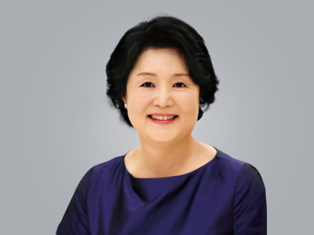 Первая леди Ким Чжон Сук 