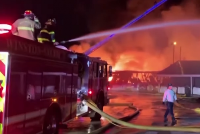 Пожар на заводе азотных удобрений в Северной Каролине, США