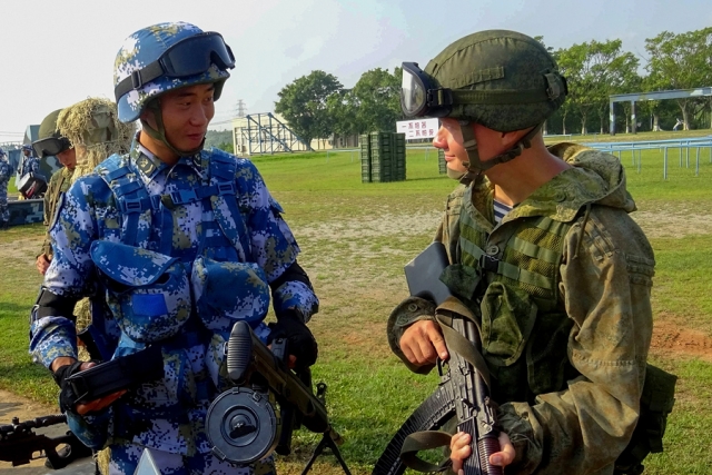 Солдаты на российско-китайских военных учениях 