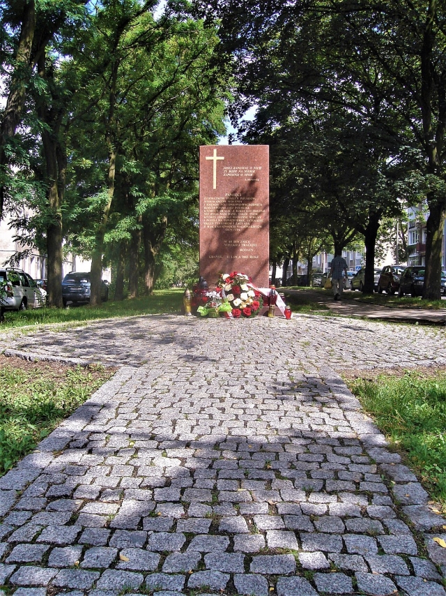 Памятник полякам, уничтоженным ОУН — УПА на Волыни и в восточной Польше в 1943—1945 годах. Гданьск. Польша