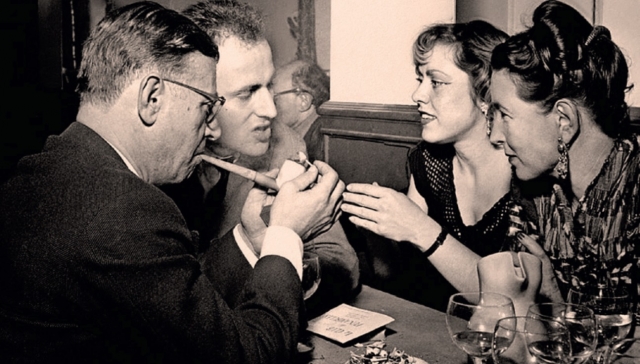 Слева направо — Жан-Поль Сартр, Борис Виан, неизв., Симона де Бовуар. 1950-е