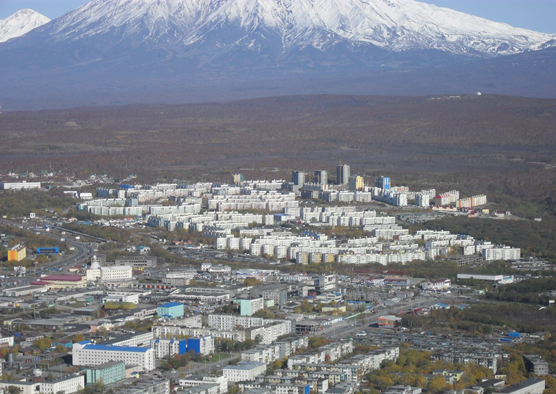 Петропавловск камчатский погода на год. Петропавловск-Камчатский старые фото. Город август фото Петропавловск Камчатский 2008. Фото Петропавловска Камчатского в 2003 году. Поселок погодный Камчатка фото.