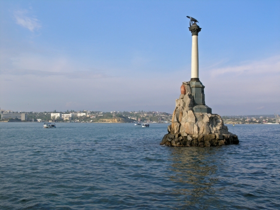 Памятник погибшим кораблям.  