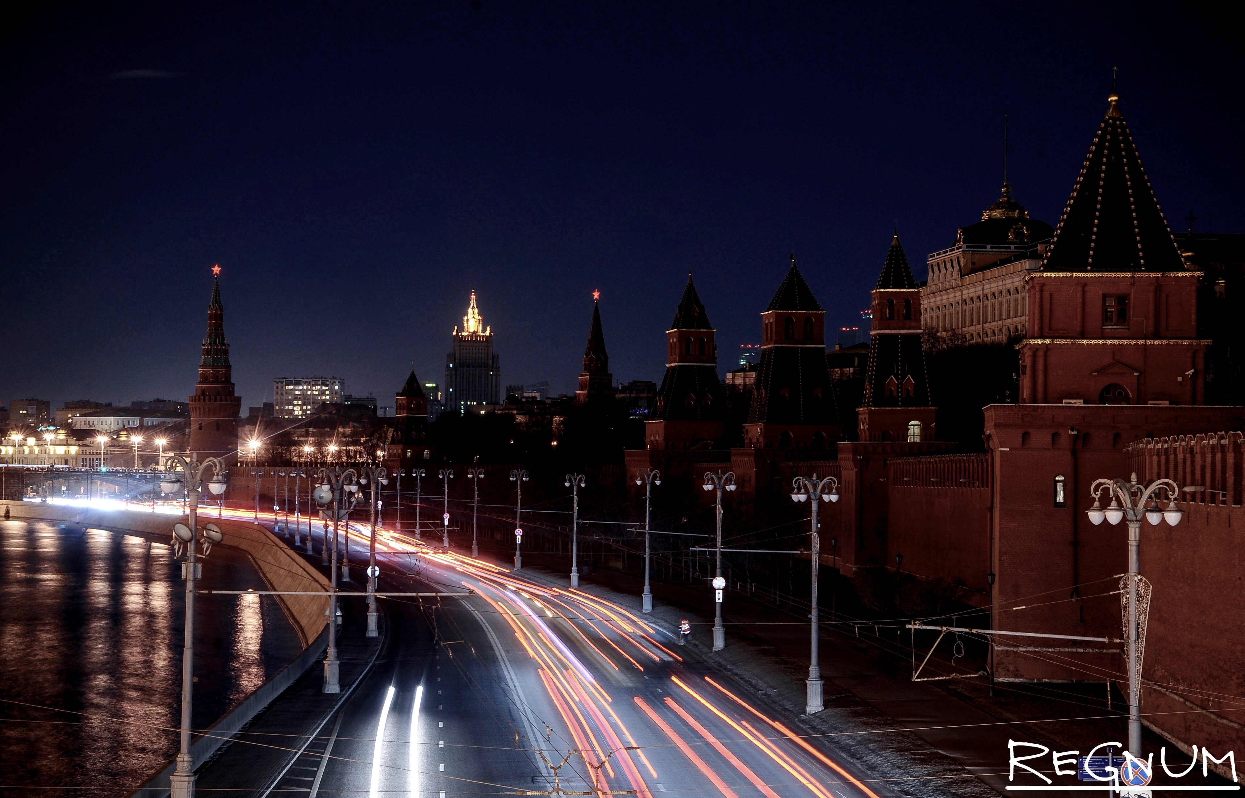 Кремль улица. Московский Кремль в час земли. Кремлевское кольцо Москвы. Час земли Москва. Подсветка Кремля.